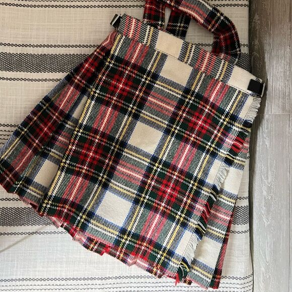 Blarney Kilt with Suspenders - Picture 2 of 13